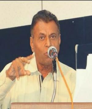 ભારત માતાના ચરણોમાં..