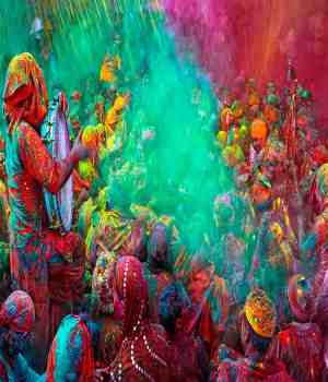 होली आयी रे