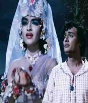 आधा है चंद्रमा